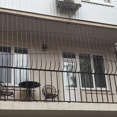 Center Of Odessa. Comfortable 2