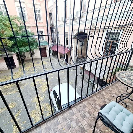 Center Of Odessa. Comfortable 2 Apartment Odesa