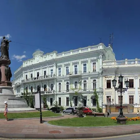 Center Of Odessa. Comfortable 2 *