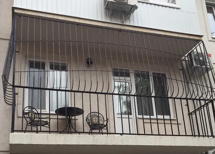 Center Of Odessa. Comfortable 2